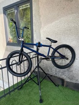 Freestyle BMX kolo - FLY BIKES Electron 21" RHD - Metallic