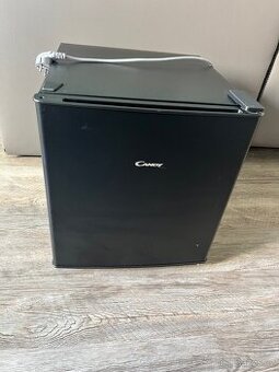 Mini lednička Candy a chasd4351ebc