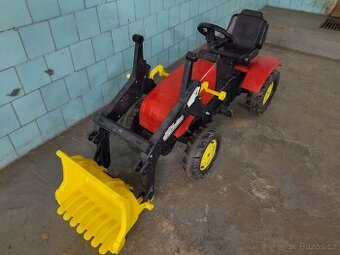 traktor s nakladačem