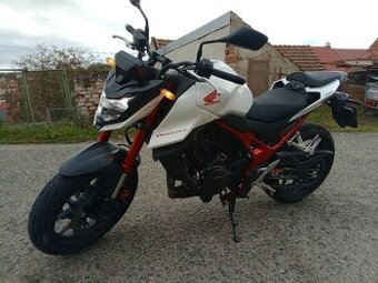 Honda CB 750 Hornet