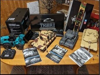 modelářství 3 tanky Tamiya + kolový nakladač Amewi, použité