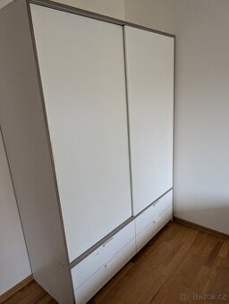 Prodám skříň IKEA TRYSIL 118x61x202 cm