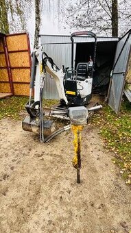 Hydraulické bourací kladivo pomocník k bagru