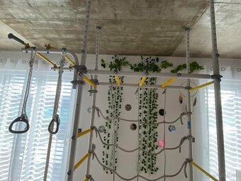 Prolézačka s ručkovacím žebříkem MINOTAUR, rozpěrná