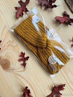 Háčkovaná čelenka - hořčicová 2.