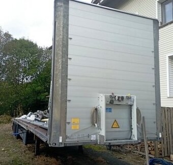 Návěs Schmitz plato