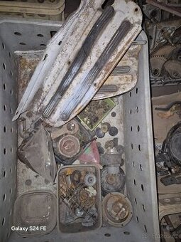 Náhradní díly 222