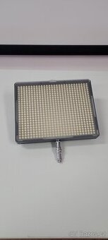Přenosné LED panelové světlo Aputure Amaran HR672C