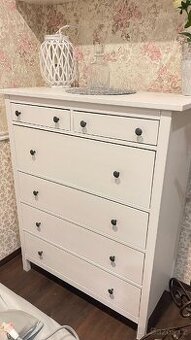 Komoda HEMNES
Kokami, bílé moři