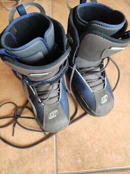 Boty na snowboard velikost 38