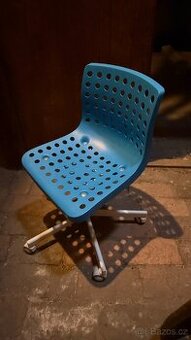 Dětská pojízdná židle