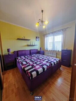 Kompletní ložnice - dvoulůžková postel + komody