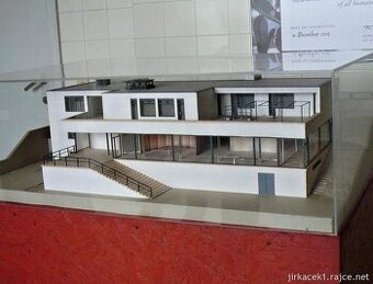 Koupím model vily Tugendhat