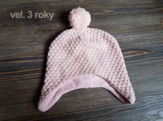 Zimní dívčí čepice