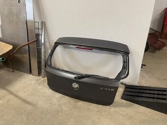 BMW e87 kufrové dveře