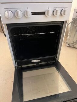 Sporák, trouba Mora