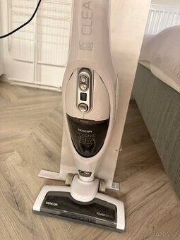 tyčový vysavač Sencor