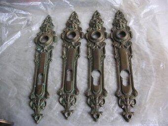 Mosazné kování na dveře a další