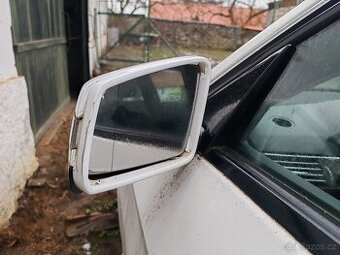 Mercedes-benz E w212 zrcátko