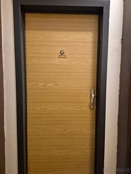 vchodové dveře do bytu protipožární