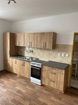 Pronajmu 2+1 Úpice - 1