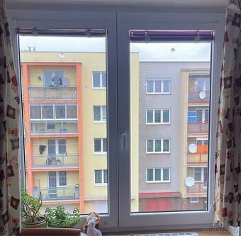 3x Plastová okna + žaluzie, dvojsklo