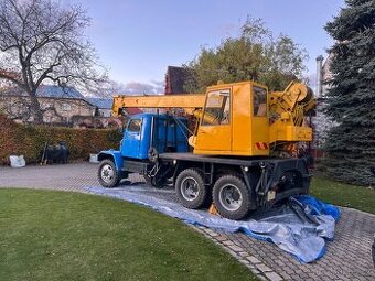 Pronájem jeřábu Praga V3S