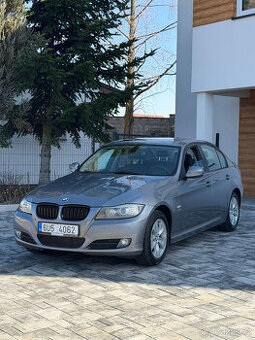 BMW 320d xDrive M paket – velmi pěkný stav, servis, výbava
