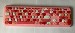 Nová bezdrátová klávesnice jelly comb
