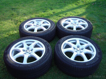 4 XLETNÍ HLINÍKOVÁ KOLA ŠKODA OCTAVIA SCOUT,YETI 225/50 R17.