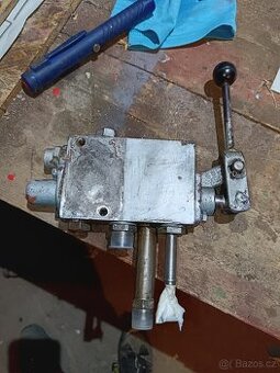 Hydraulický rozvaděč