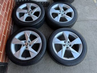 Alu 17" 5x100,škoda Volans + letní pneu 80%, Scala