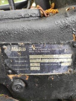 Traktor Hako.
