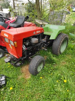 Traktor Hako.