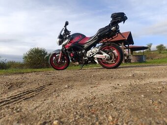 Suzuki GSR 600 yoshimura