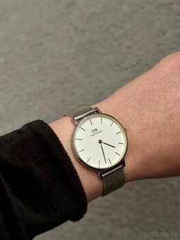 stříbrné hodinky Daniel Wellington - 1