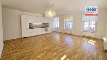 Pronájem nadstandardního bytu 3+kk, 73 m2 s výhledem na radn