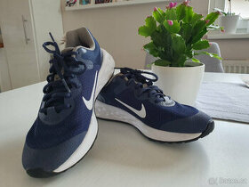 Prodám dětskou sportovní obuv NIKE, vel. 37,5