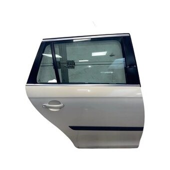 Pravé zadní dveře stříbrná LR7L VW Golf 6 kombi r.v. 2010