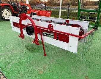 Pasový shrnovač sena za traktor