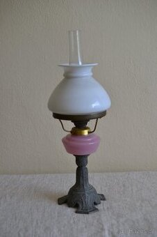 Starožitná petrolejová lampa