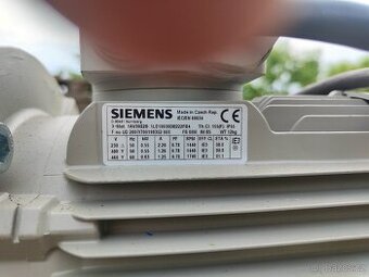 elektromotor s převodovkou + frekvenční měnič