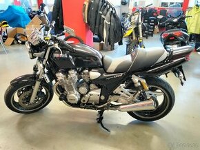Yamaha XJR 1300