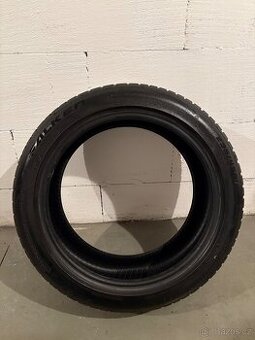 Zimní pneu Falken 235/45 R18