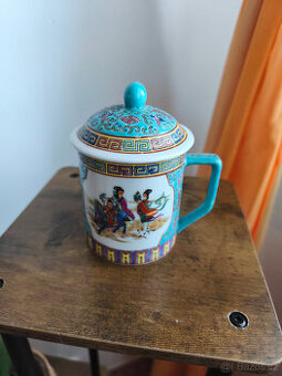 Hrníček s pokličkou