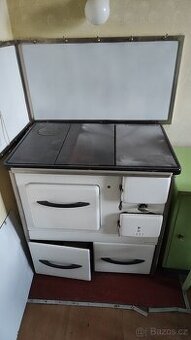 Kamna na tuhá paliva / Kuchyňská kamna