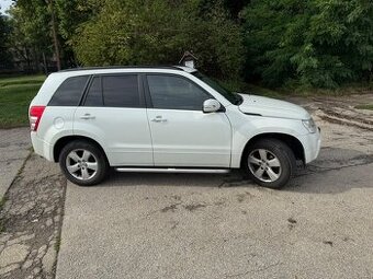 Suzuki Grand Vitara 2,4 benzín manuál r.v.2012 4x4