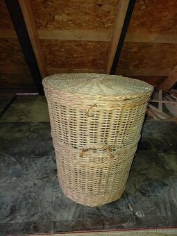 Proutěný koš