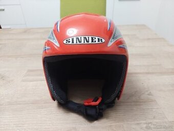 Lyžařská helma vel. 52