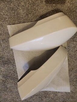 Škoda Karoq kryty zrcátek White candy